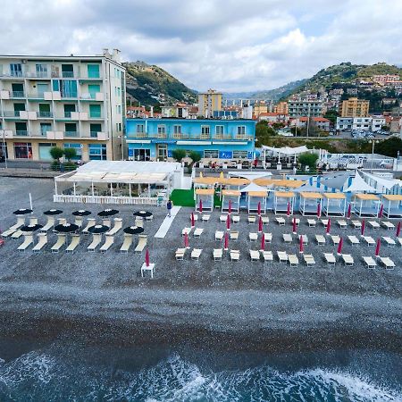 Hotel Piccolo Paradiso บอร์ดิเกรา ภายนอก รูปภาพ