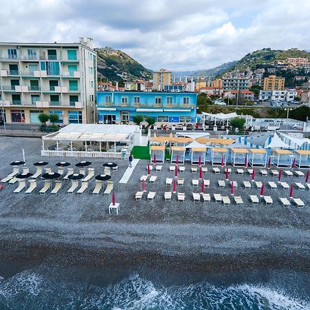 Hotel Piccolo Paradiso บอร์ดิเกรา ภายนอก รูปภาพ