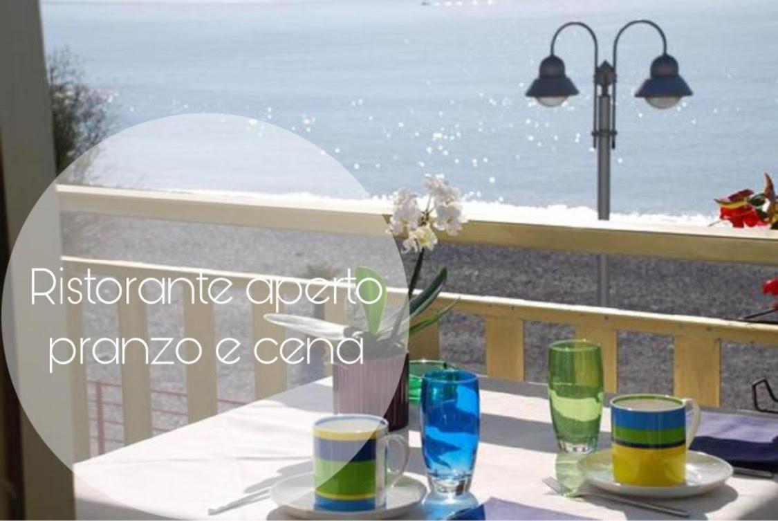 Hotel Piccolo Paradiso บอร์ดิเกรา ภายนอก รูปภาพ