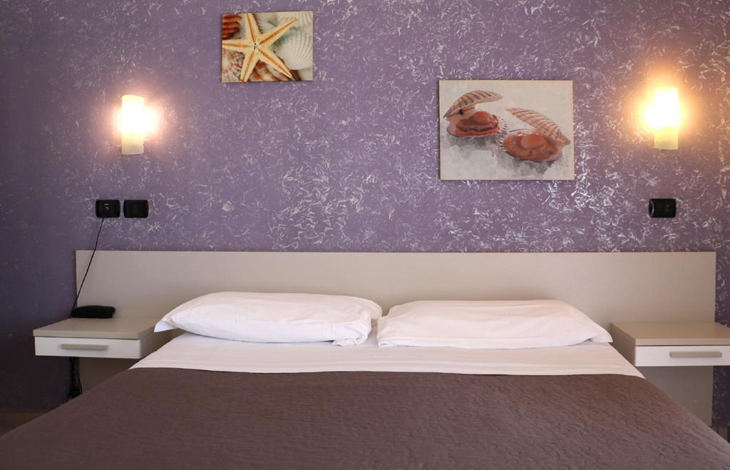 Hotel Piccolo Paradiso บอร์ดิเกรา ภายนอก รูปภาพ