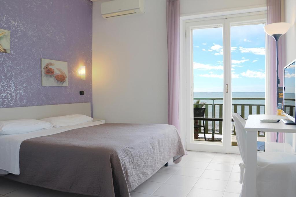 Hotel Piccolo Paradiso บอร์ดิเกรา ภายนอก รูปภาพ