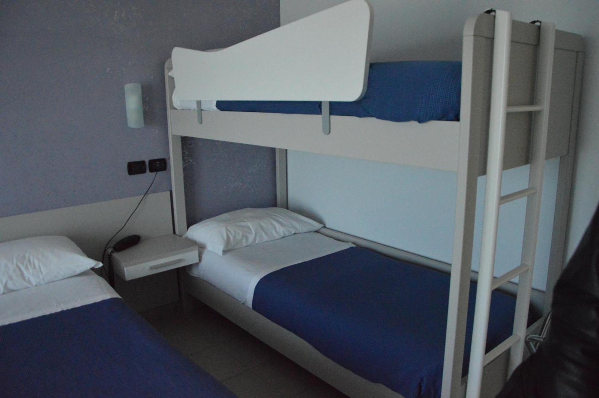 Hotel Piccolo Paradiso บอร์ดิเกรา ห้อง รูปภาพ