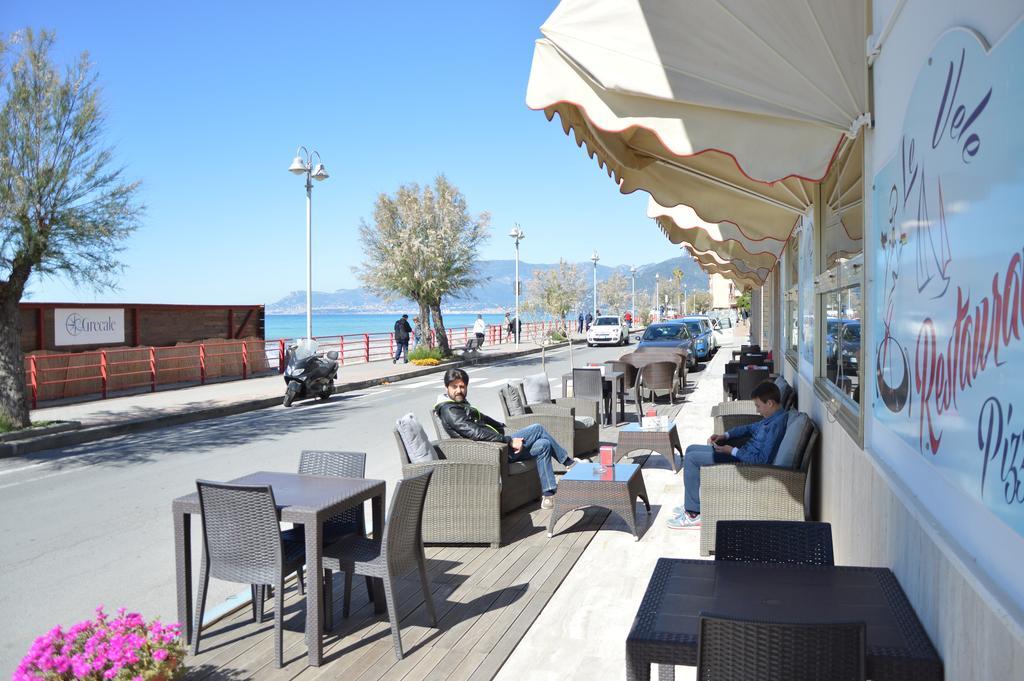 Hotel Piccolo Paradiso บอร์ดิเกรา ภายนอก รูปภาพ