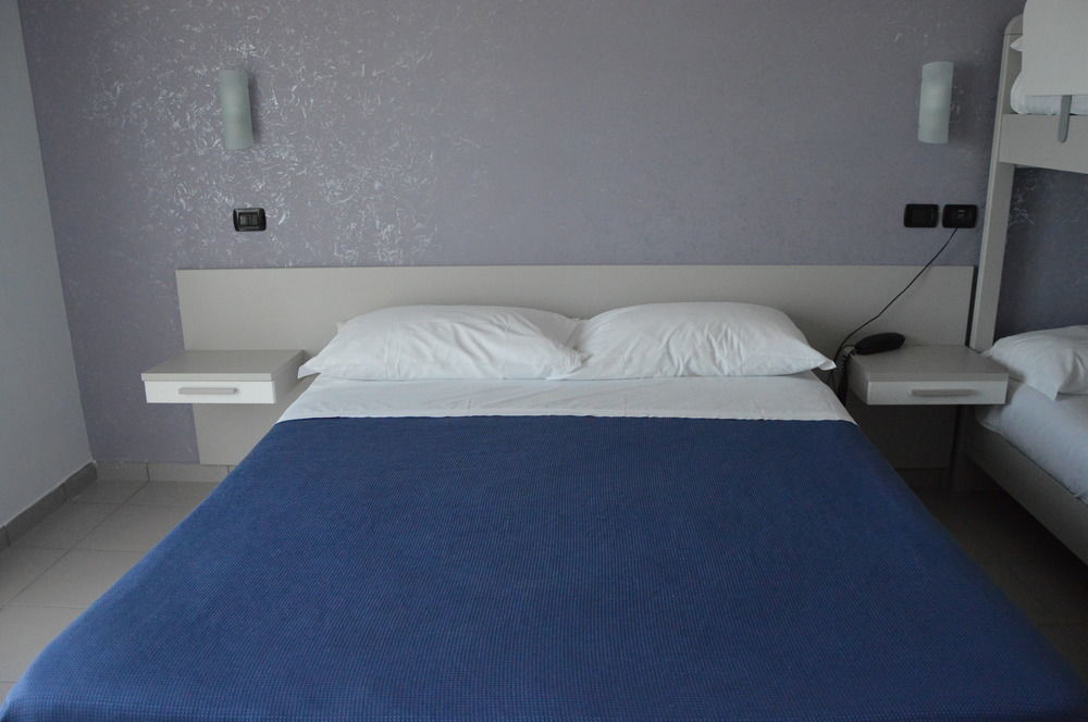 Hotel Piccolo Paradiso บอร์ดิเกรา ภายนอก รูปภาพ