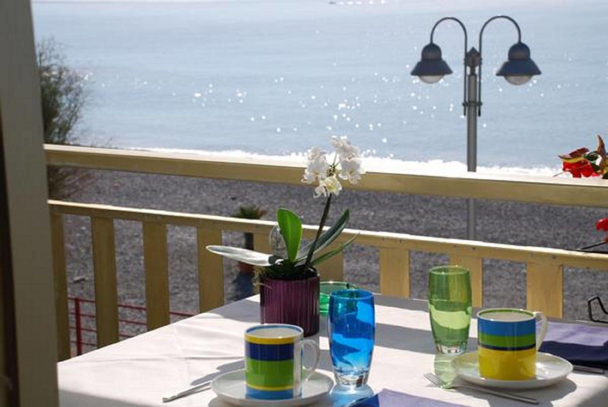 Hotel Piccolo Paradiso บอร์ดิเกรา ภายนอก รูปภาพ